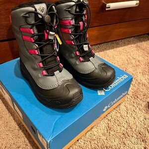 Columbia snow boots youth size 4